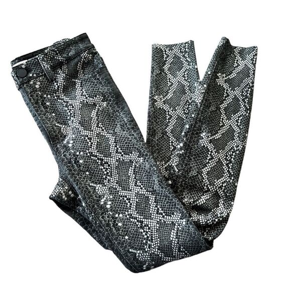 Alice + Olivia Lamb Leather Skinny Leg Pants - Picture 6 of 8